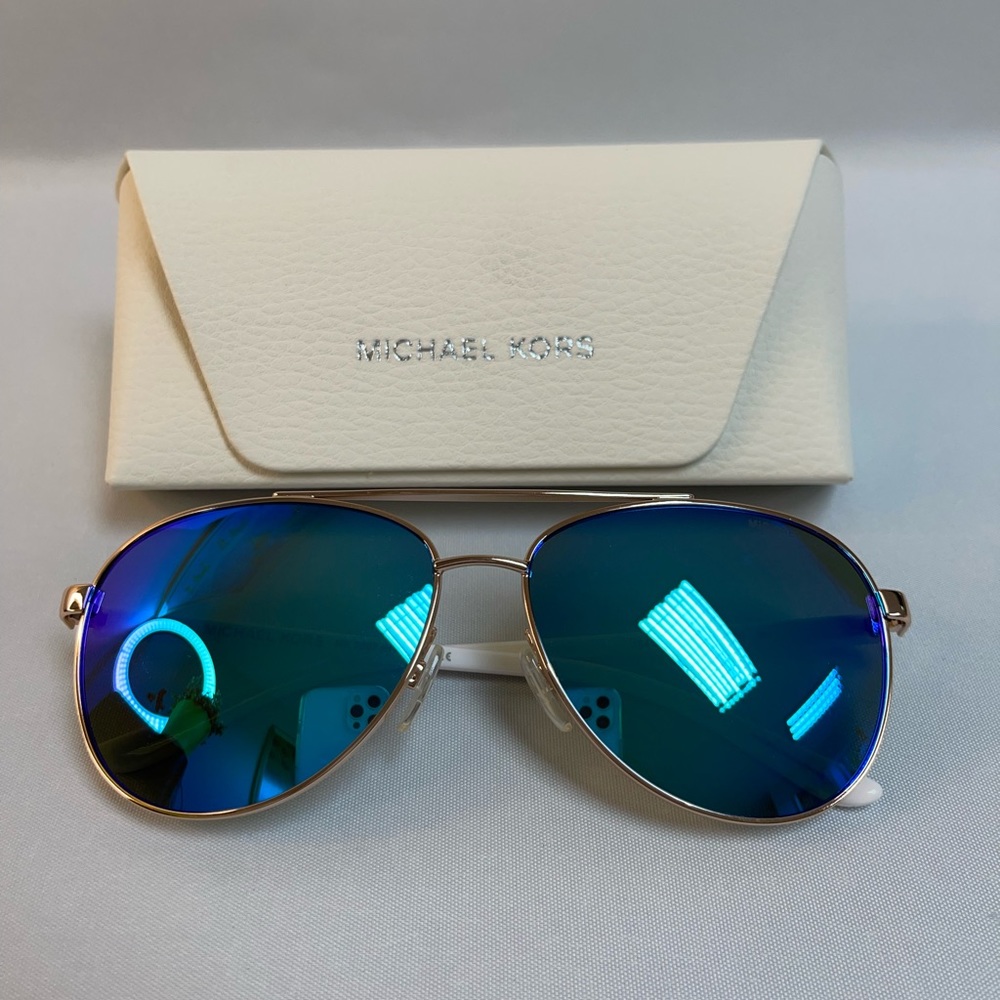 Michael Kors - Pilot Sunglasses - Picture 6 of 15